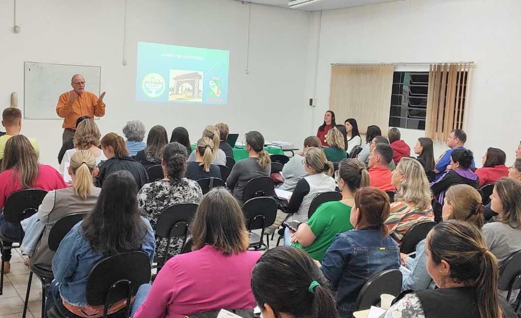 Realizada a abertura do curso de gestores em Rio Negro